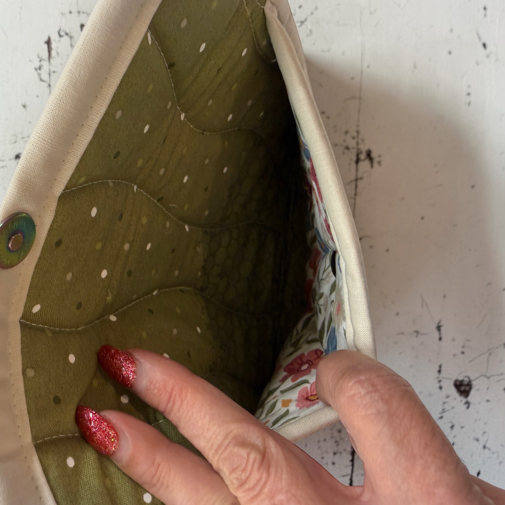 Small Fabric Pouch with Magnetic Closure